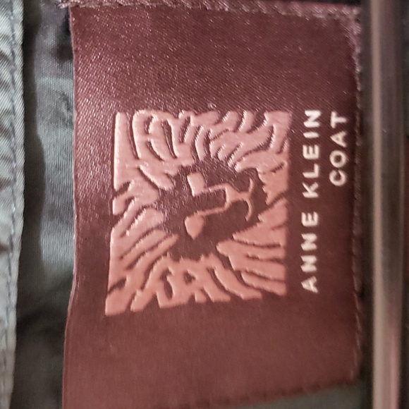 Anne Klein  Green coat, Green. Size Large.  Gently used - Picture 2 of 3